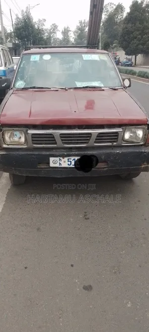 Nissan Maxima 1987 Red