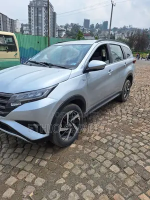 Toyota Rush 2023 Silver