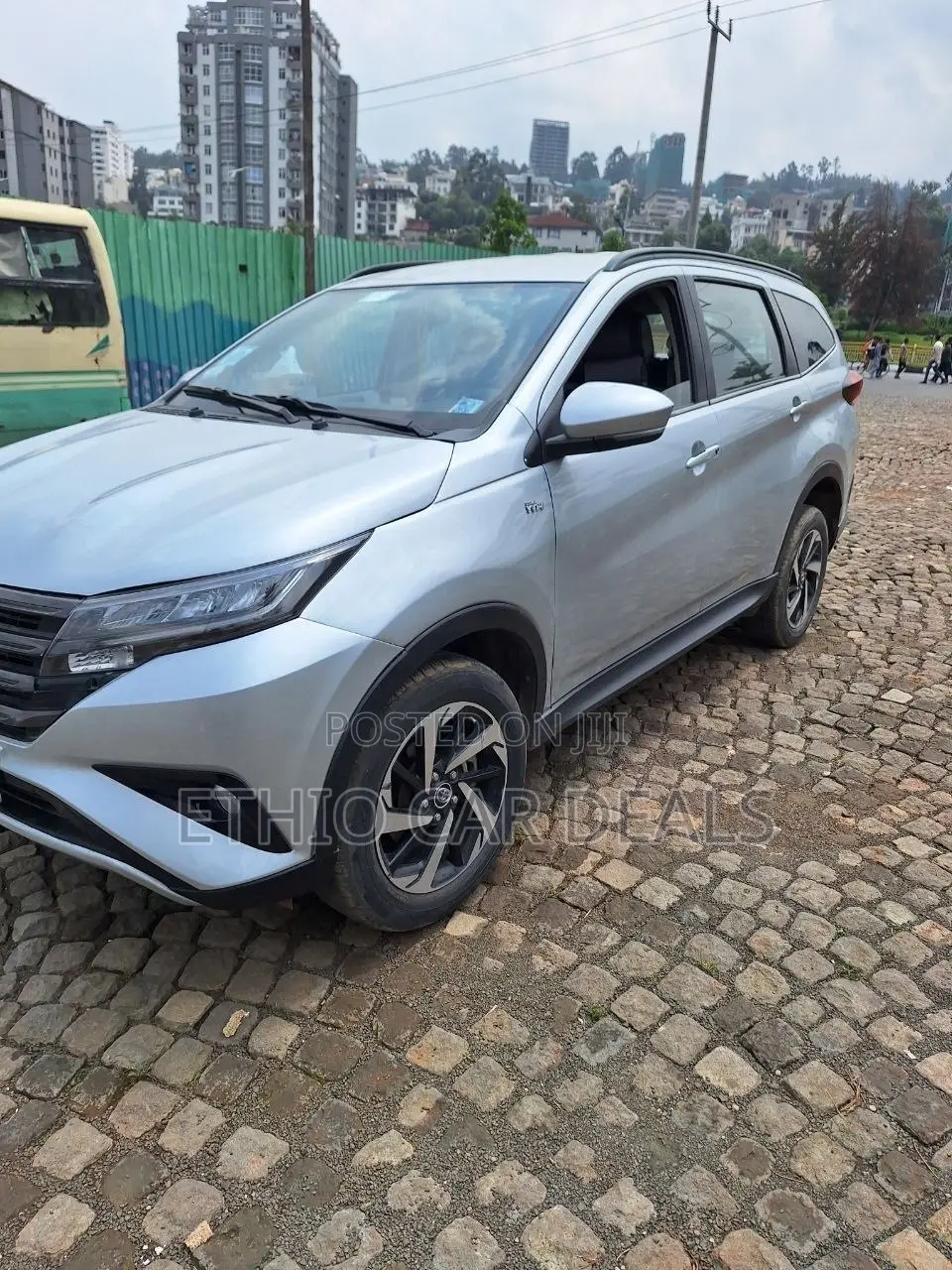 Toyota Rush 2023 Silver