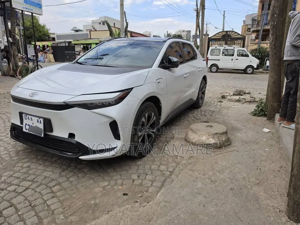 Toyota bZ4X 2024 White