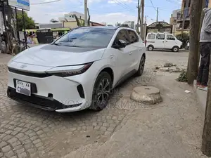 Toyota bZ4X 2024 White