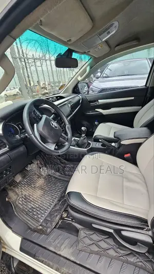 Toyota Hilux 2017 White