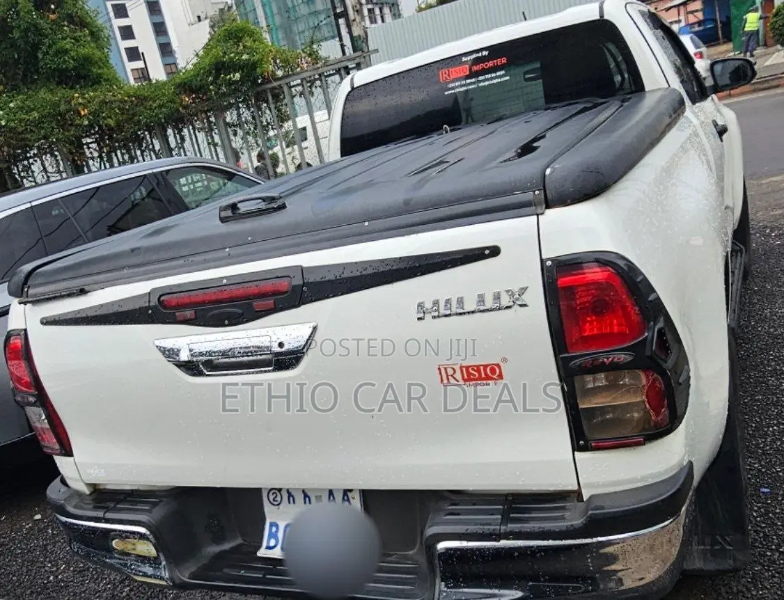 Toyota Hilux 2017 White