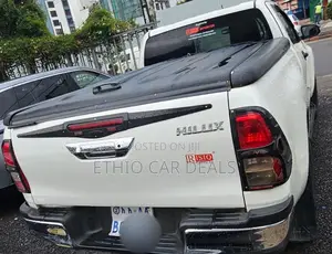 Toyota Hilux 2017 White
