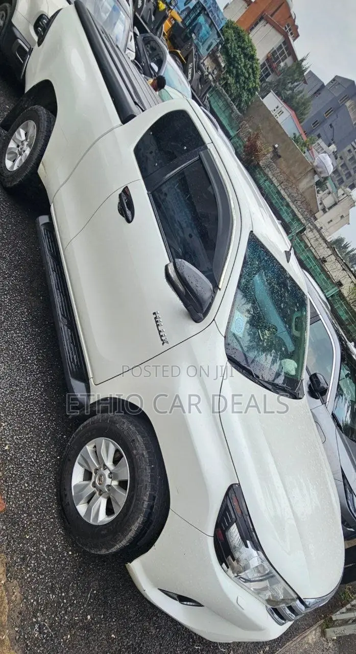 Toyota Hilux 2017 White