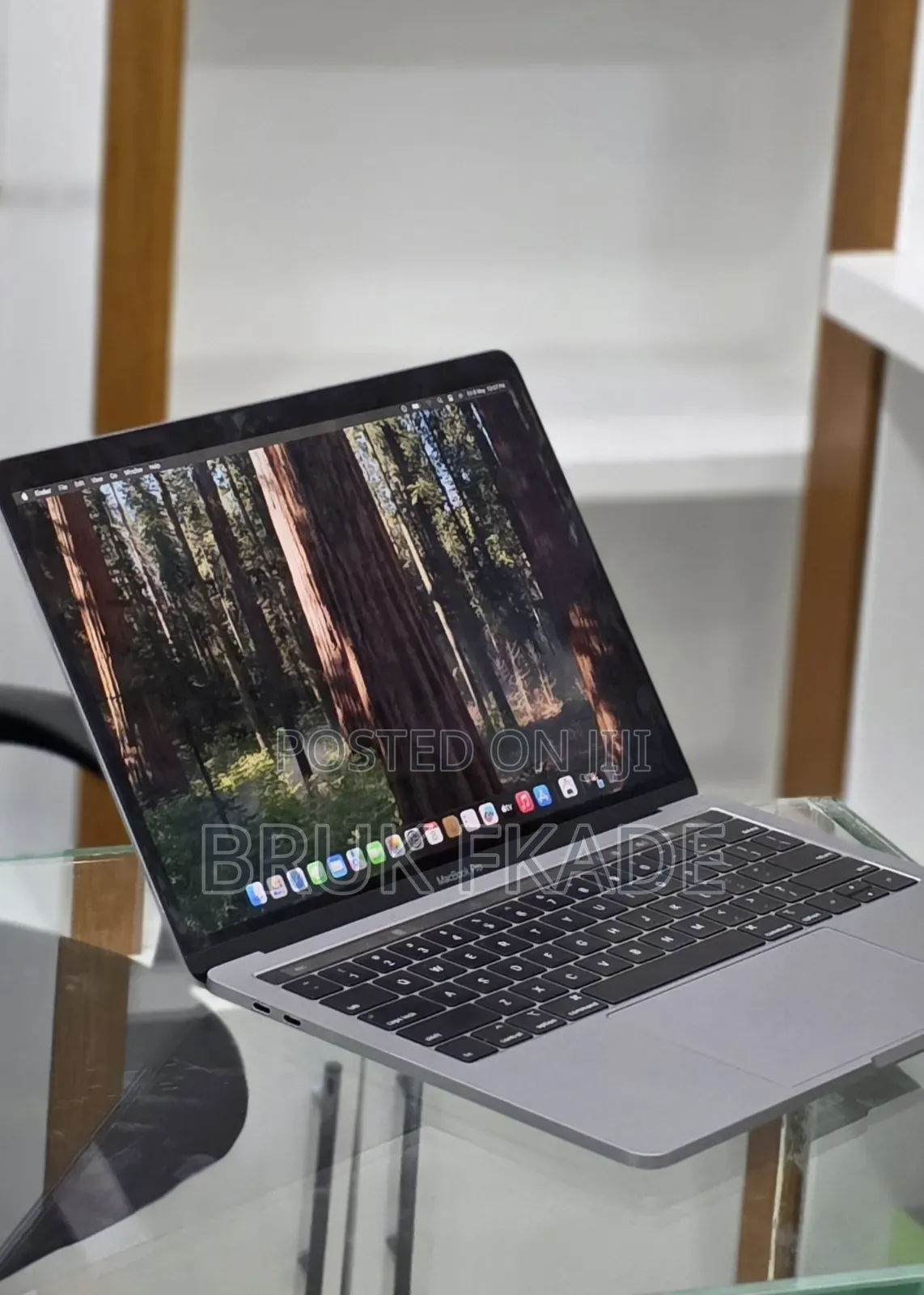 New Laptop Apple MacBook Pro 2019 16GB Intel Core i7 SSD 256GB