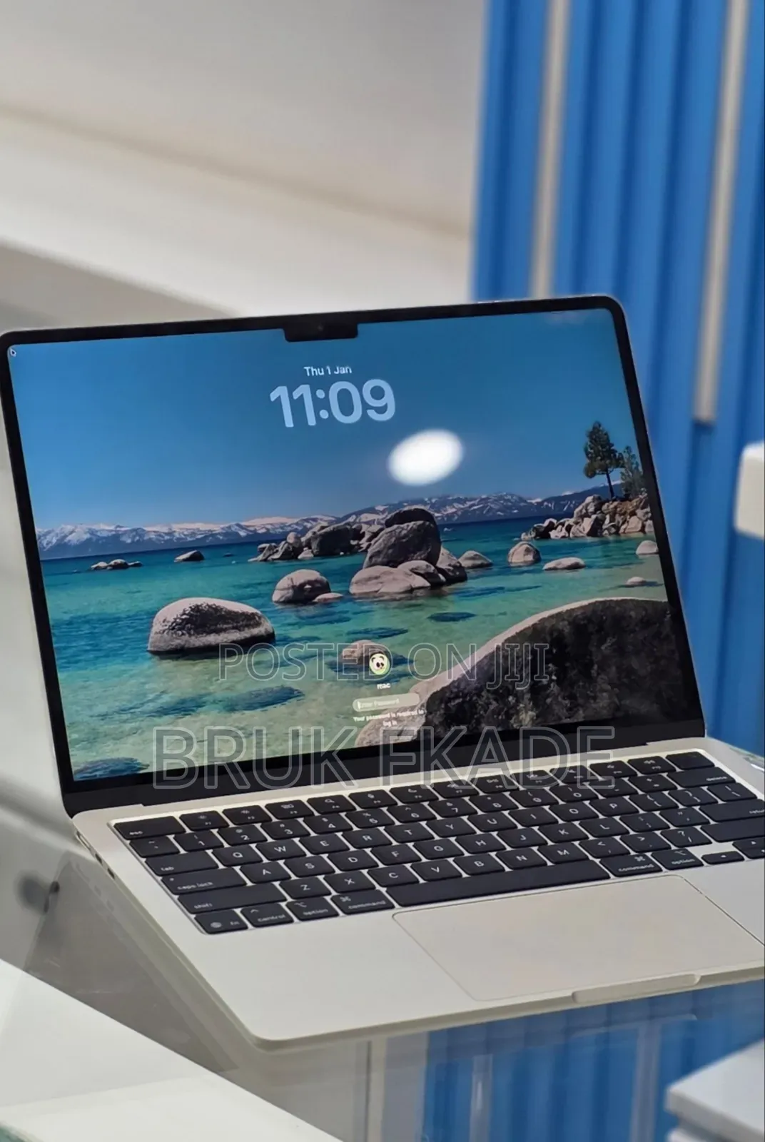 New Laptop Apple MacBook Air 2025 M4 16GB Apple M4 SSD 256GB