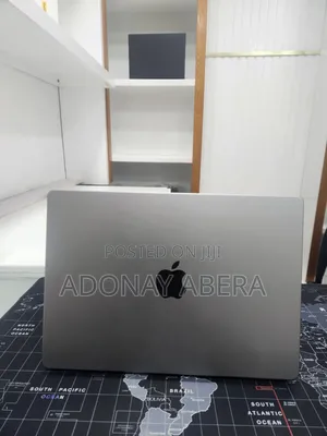 New Laptop Apple MacBook 32GB Apple M1 Pro SSD 512GB