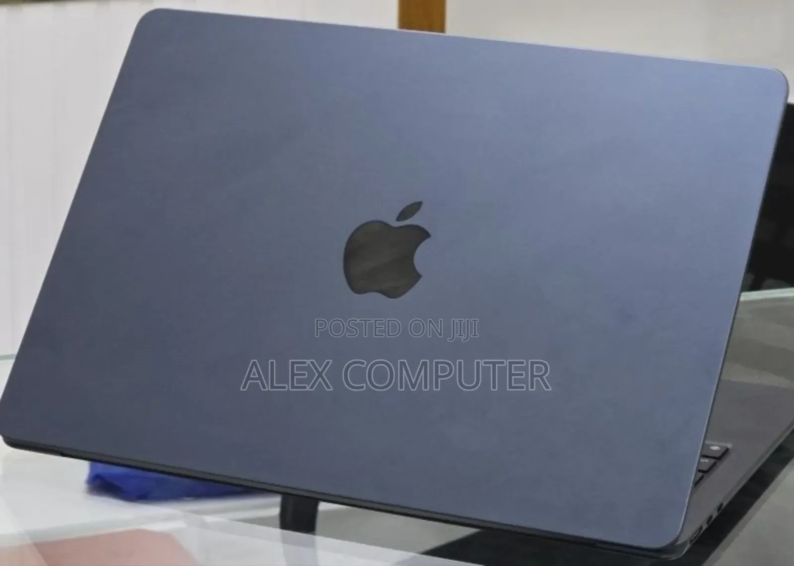 New Laptop Apple MacBook Air 2022 M2 16GB Apple M2 SSD 512GB