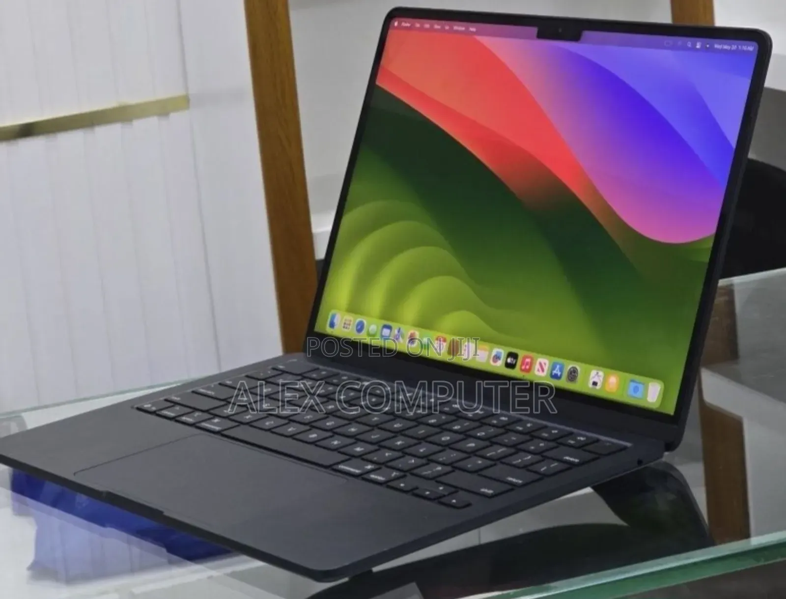 New Laptop Apple MacBook Air 2022 M2 16GB Apple M2 SSD 512GB