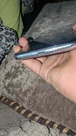 Apple iPhone X 64 GB White