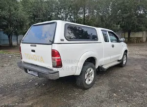 Toyota Hilux 2013 White