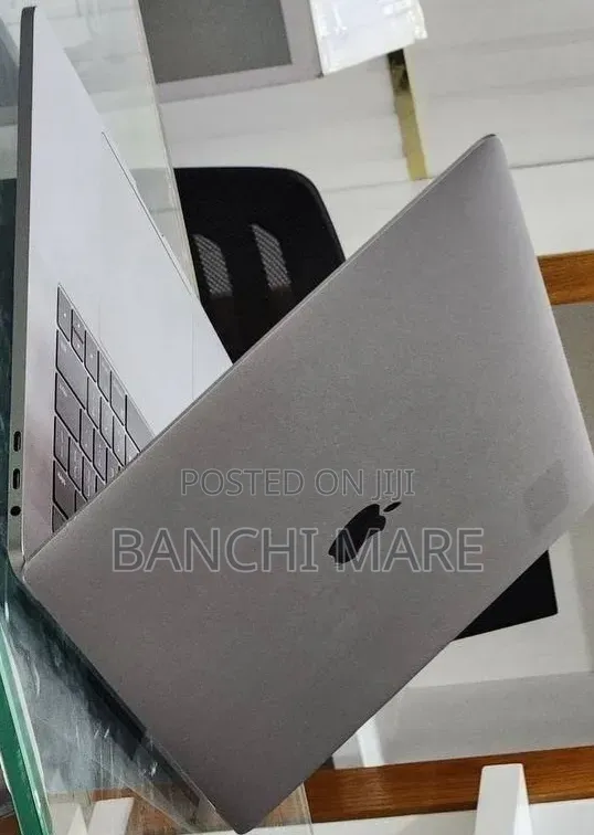 New Laptop Apple MacBook Pro 2017 16GB Intel Core i7 SSD 512GB