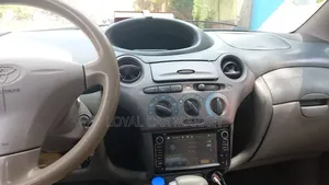 Toyota Platz 2001 Silver