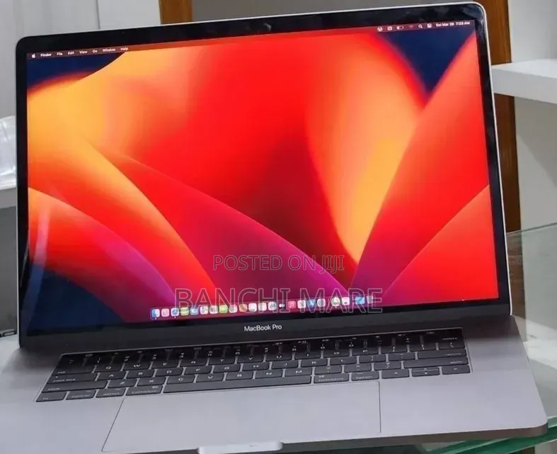 New Laptop Apple MacBook Pro 2017 16GB Intel Core i7 SSD 512GB