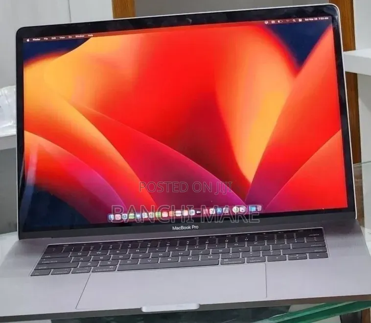 New Laptop Apple MacBook Pro 2017 16GB Intel Core i7 SSD 512GB