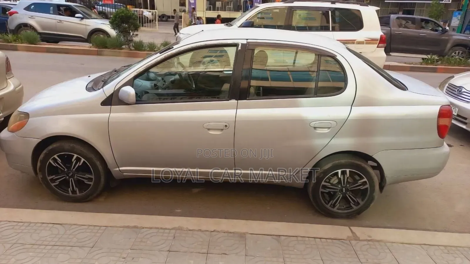 Toyota Platz 2001 Silver
