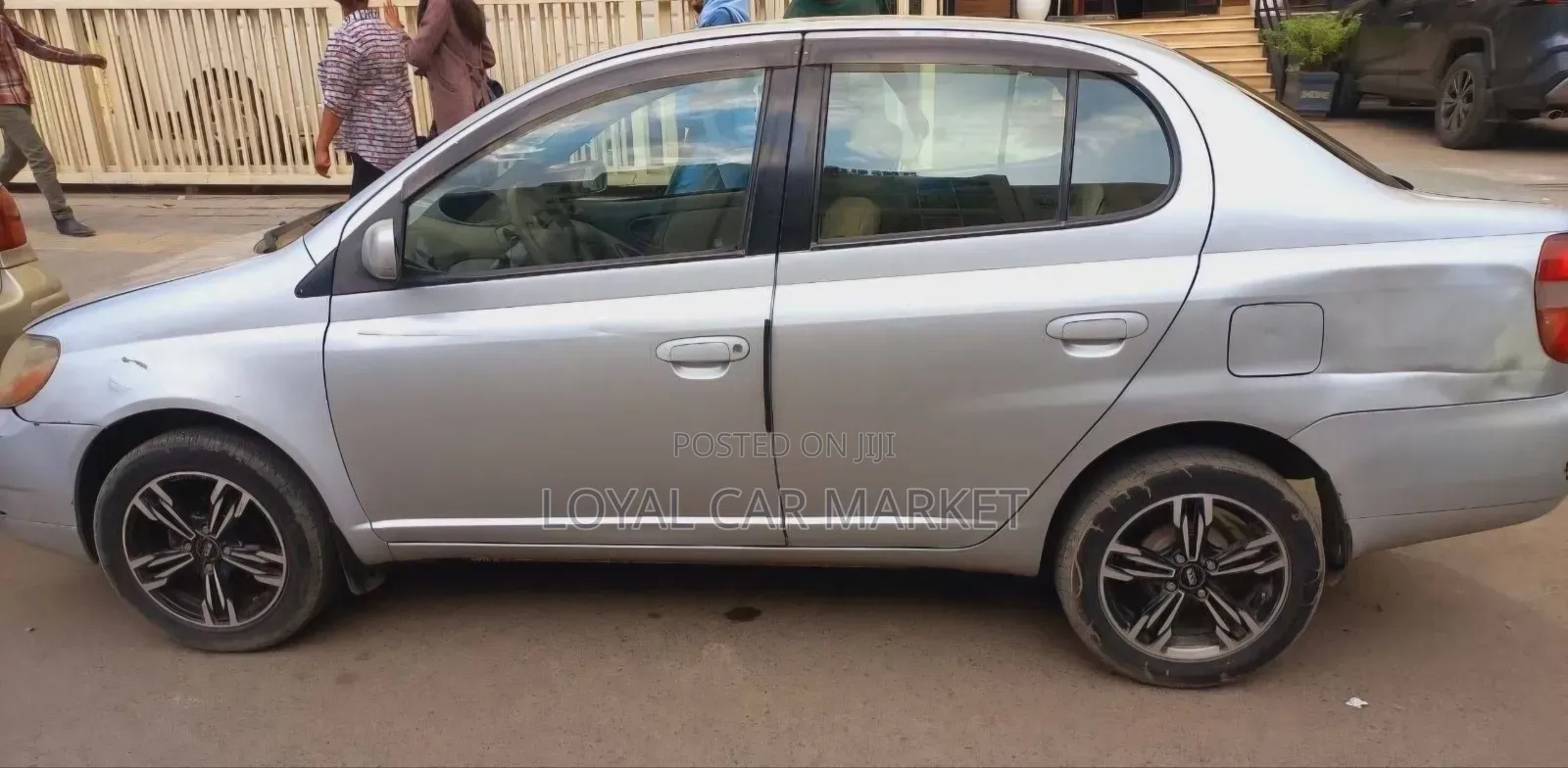 Toyota Platz 2001 Silver