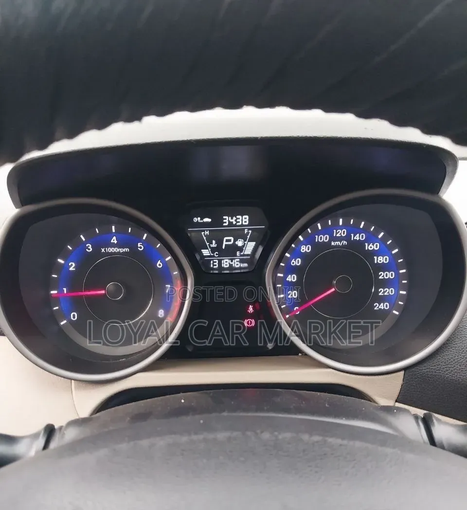 Hyundai Avante 2015 Blue