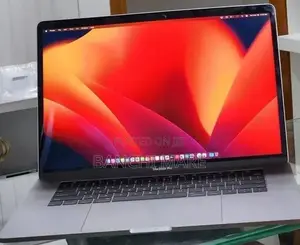 New Laptop Apple MacBook Pro 2017 16GB Intel Core i7 SSD 512GB