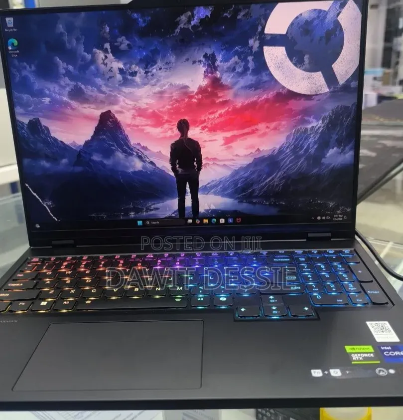 New Laptop Lenovo Legion Pro 7 32GB Intel Core i9 SSD 1T