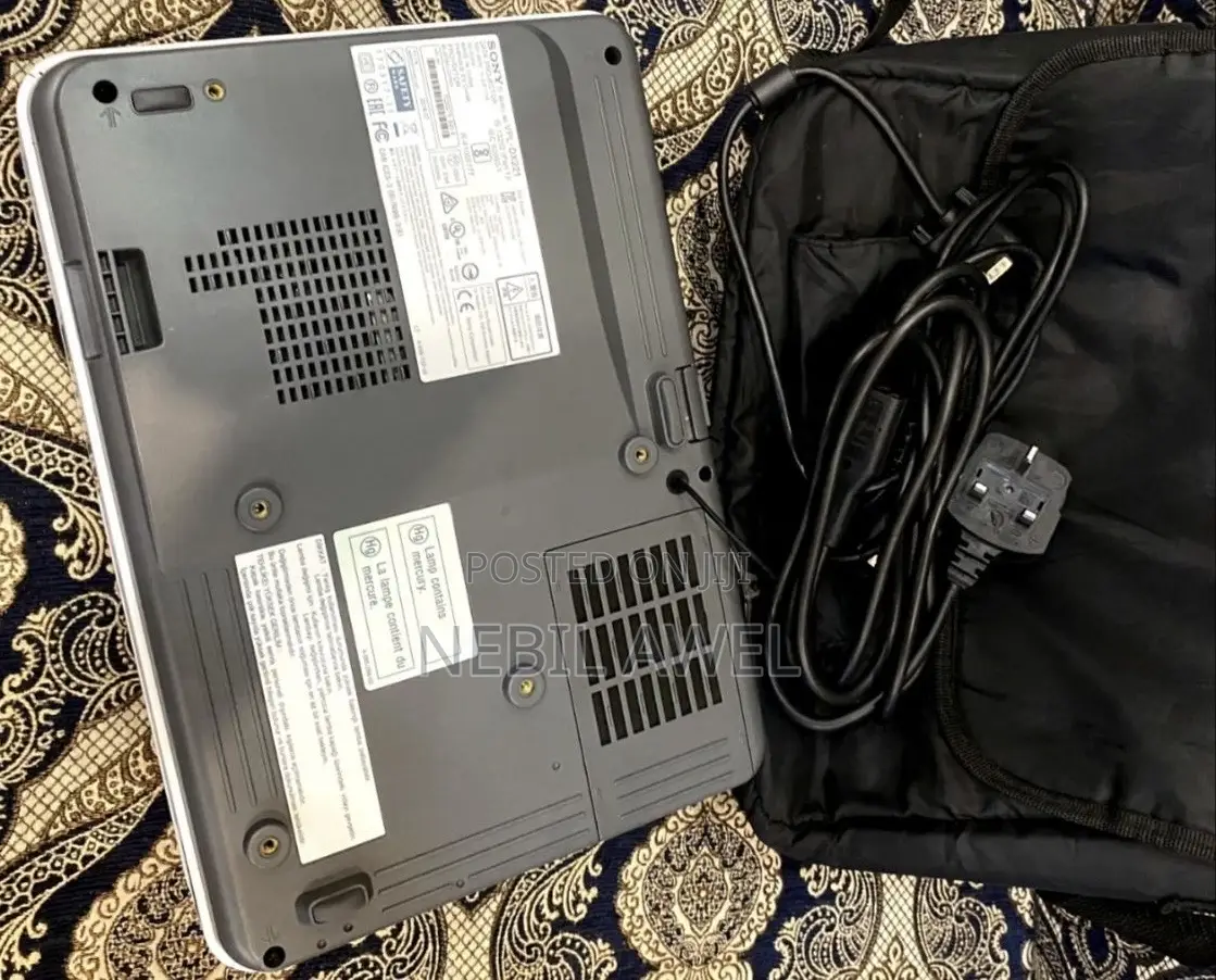 Sony VPL-Dx221 Hd 3lcd Multimedia Projector