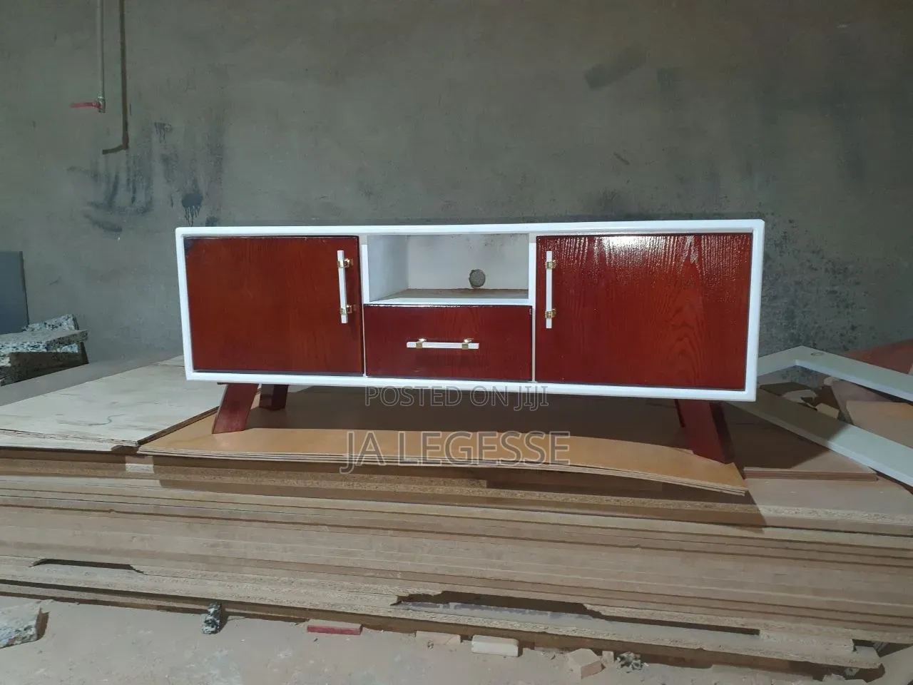 Tv Stand 1.20