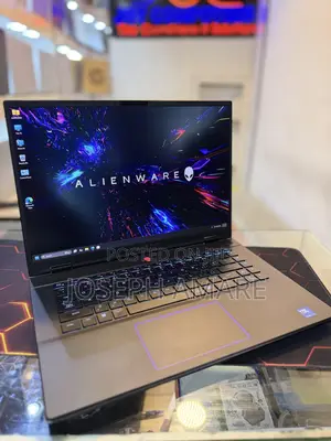 New Laptop Alienware M16 R2 64GB Intel Core Ultra 9 SSD 1T