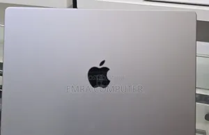 New Laptop Apple MacBook Pro 16GB Intel Core i7 SSD 512GB