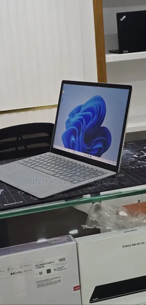 New Laptop Microsoft Surface Laptop 3 16GB Intel Core i7 SSD 512GB