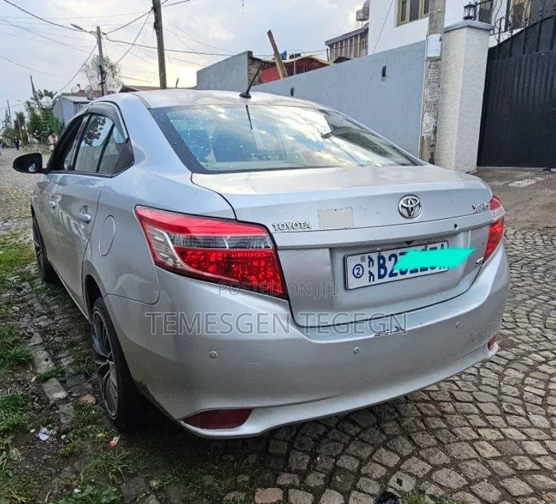 Toyota Yaris 2014 Silver