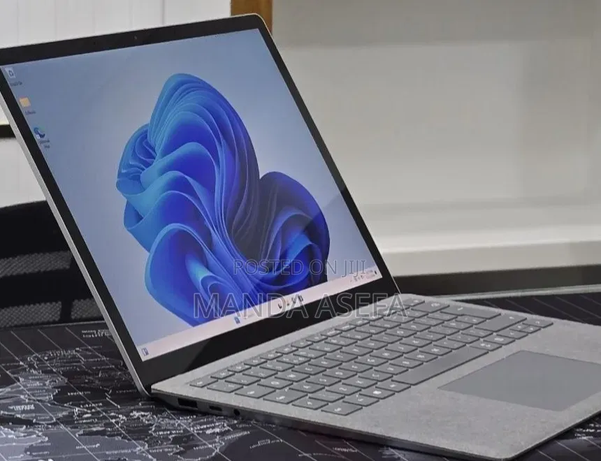 New Laptop Microsoft Surface Laptop 4 16GB Intel Core i7 SSD 512GB
