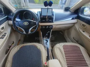 Toyota Yaris 2014 Silver