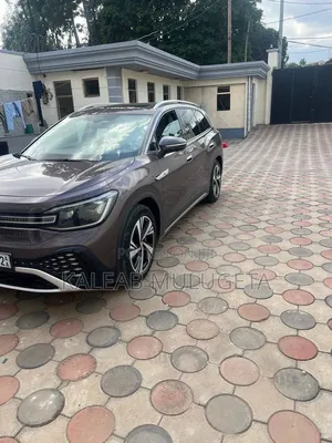 Volkswagen ID.6 2022 Beige