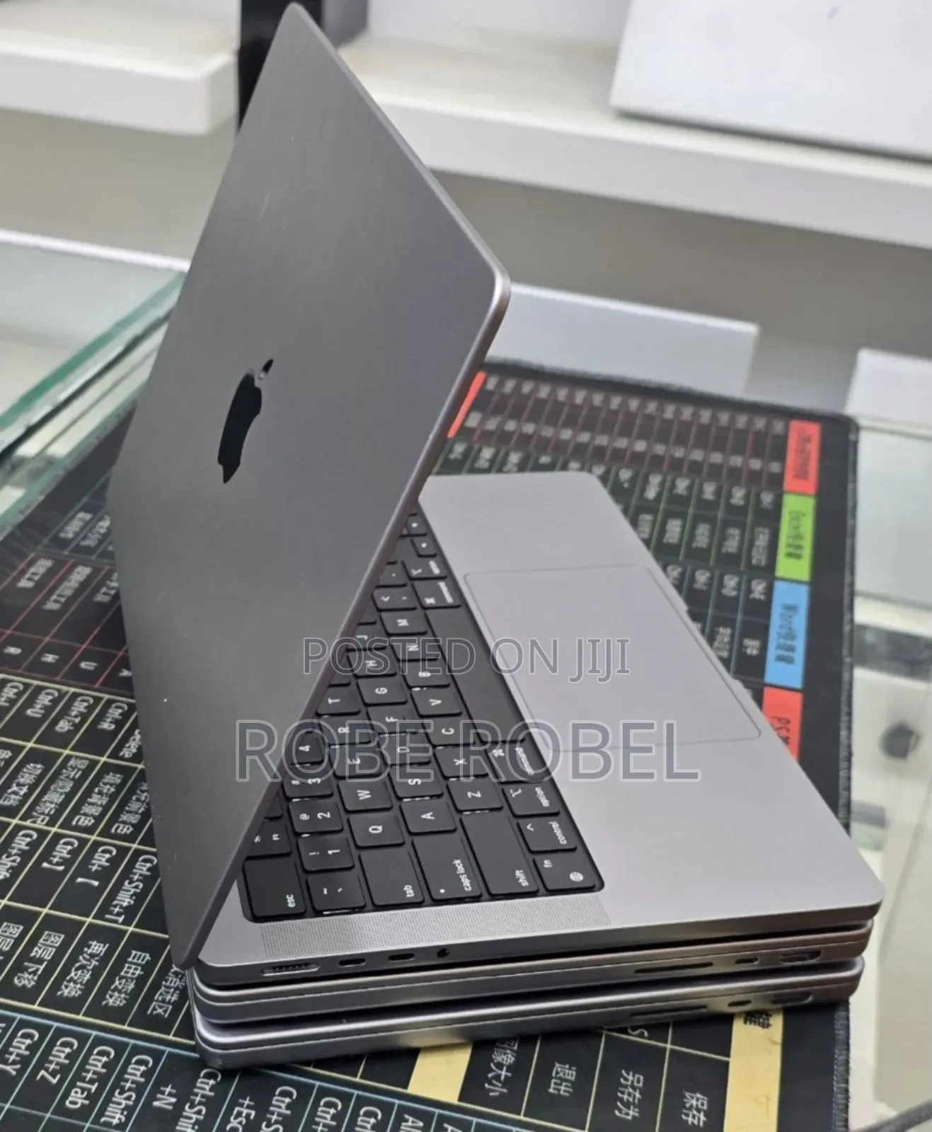 New Laptop Apple MacBook Pro 2019 32GB Apple M1 Pro SSD 512GB