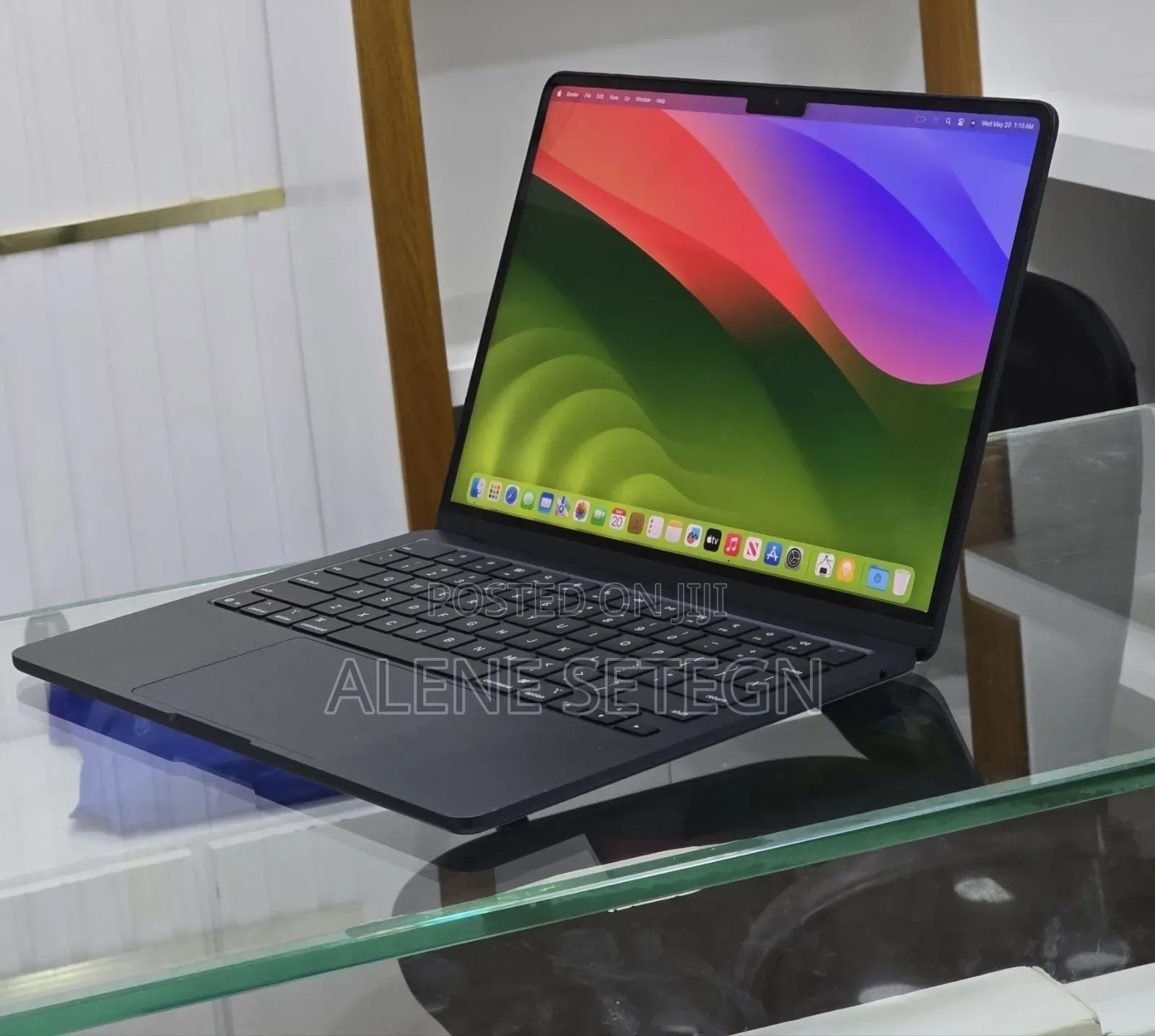 New Laptop Apple MacBook Air 2022 M2 16GB Apple M2 SSD 512GB