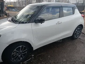 Suzuki Swift 2022 Ivory