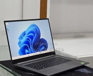New Laptop HP ZBook Firefly G8 16GB Intel Core i7 SSD 512GB