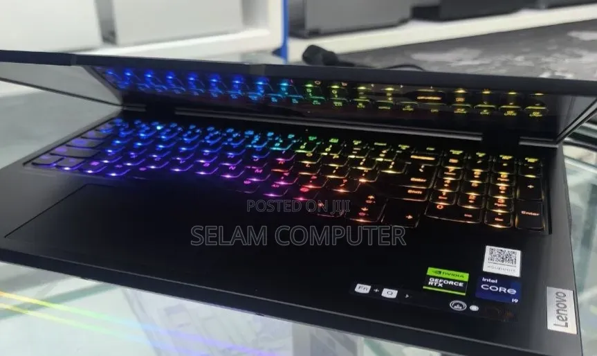 New Laptop Lenovo Legion Pro 7 32GB Intel Core i9 SSD 1T