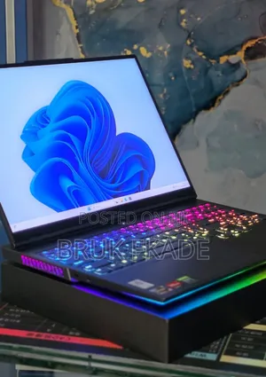 New Laptop Lenovo Legion 9 32GB AMD Ryzen 9 SSD 1T