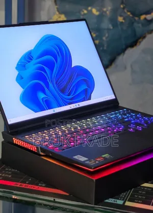 New Laptop Lenovo Legion 9 32GB AMD Ryzen 9 SSD 1T