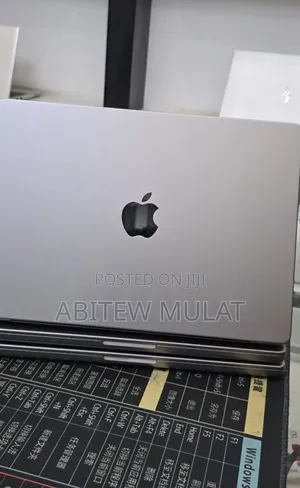 New Laptop Apple MacBook Pro 2021 M1 32GB Apple M1 Pro SSD 512GB