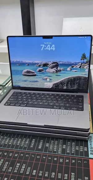 New Laptop Apple MacBook Pro 2021 M1 32GB Apple M1 Pro SSD 512GB