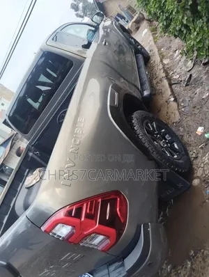 Toyota Hilux 2021 Gray