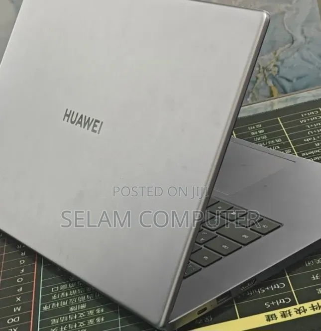 New Laptop Huawei MateBook 13 WRT-W29E 8GB Intel Core i3 SSD 256GB