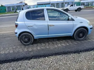 Toyota Vitz 2004 Blue