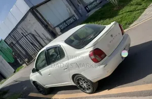 Toyota Platz 2002 White