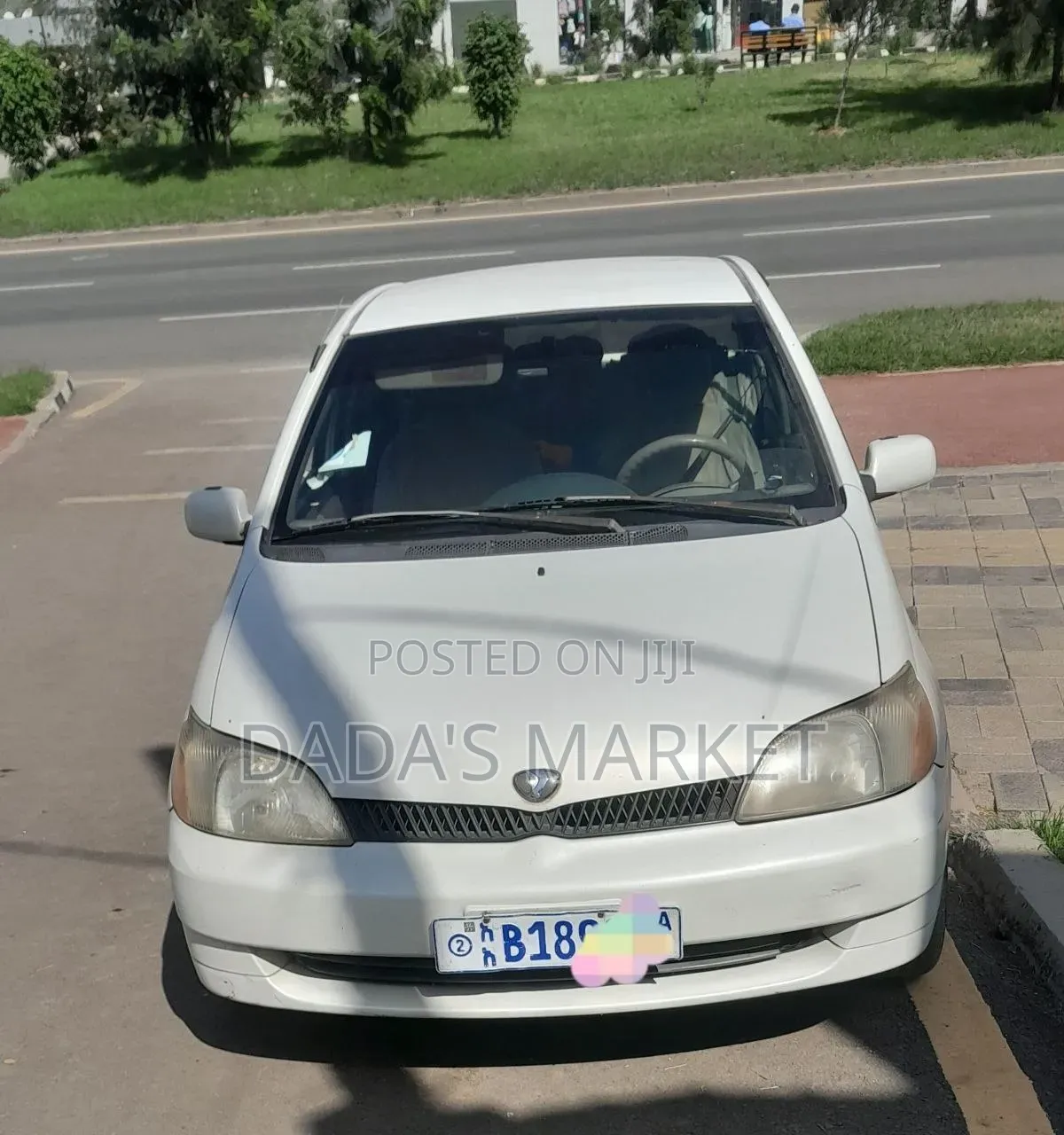 Toyota Platz 2002 White