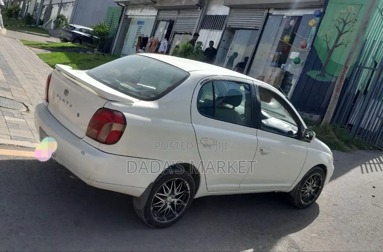 Toyota Platz 2002 White