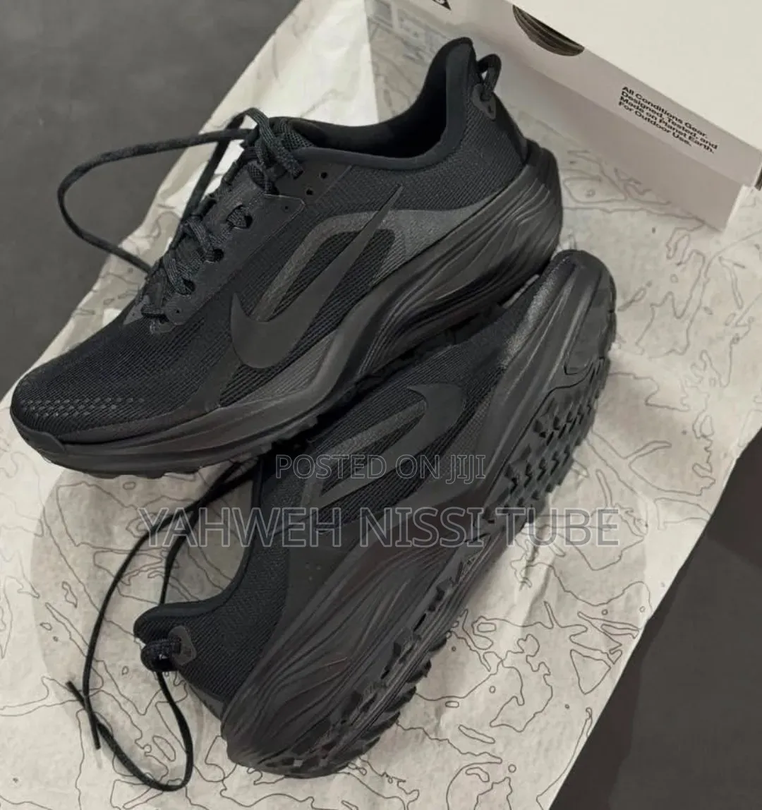 Nike Acg Pegasus Trail-Running Sleek, All-Black "Anthracite"